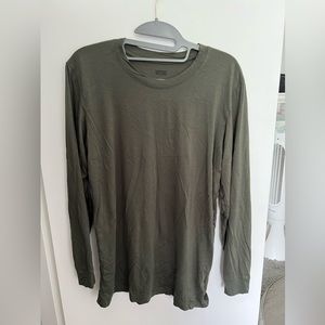 UNIQLO heat tech long sleeve